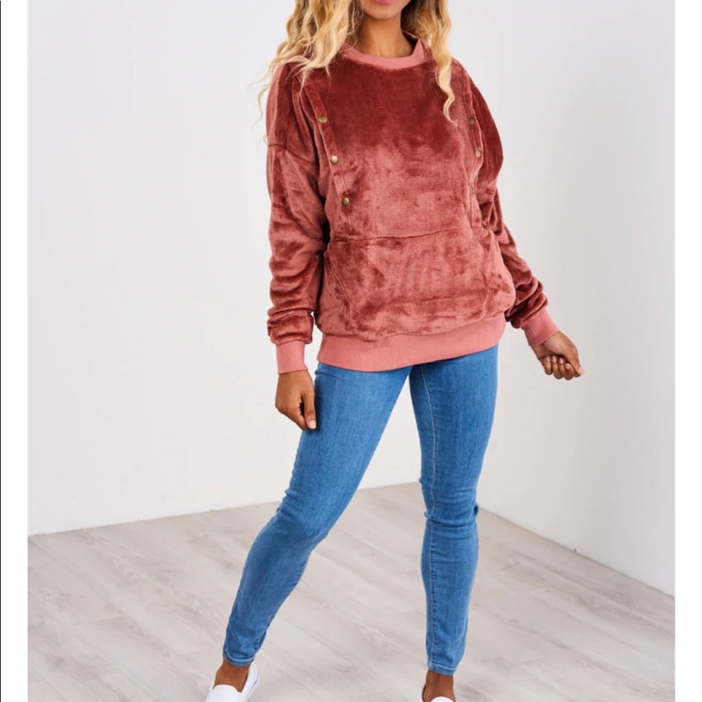 Latched Mama Fleece Snap Pullover